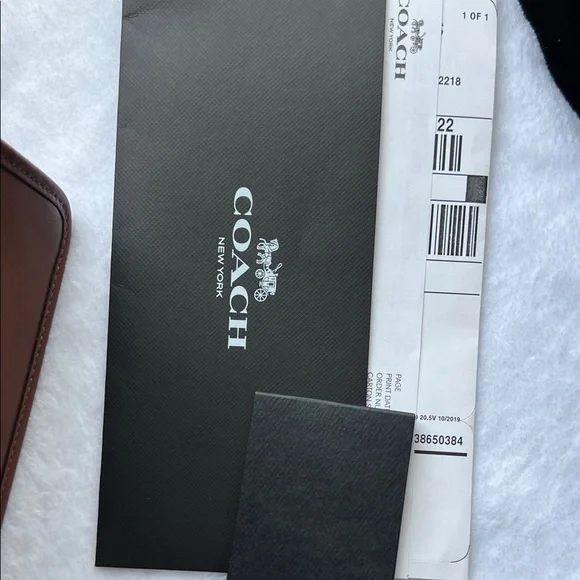 Coach Willis top handle. Tan Brown Leather Top Handle Satchel with Gold Turnlock - Picture 10 of 11